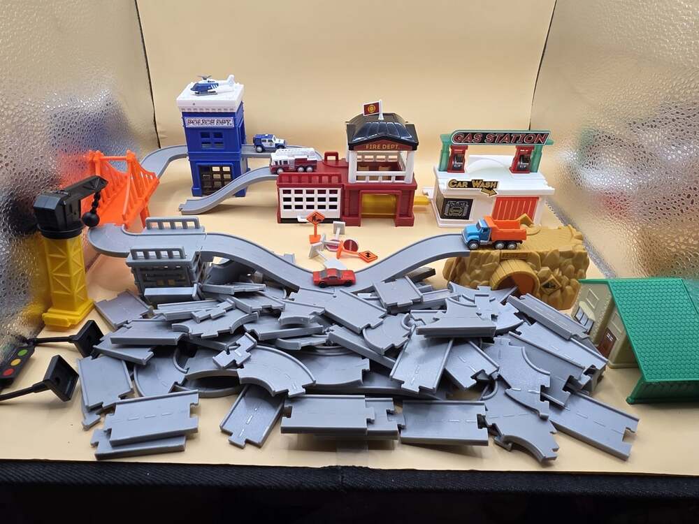 DRIVEN by Battat Build a City Mega Playset Track Buildings Mini Cars